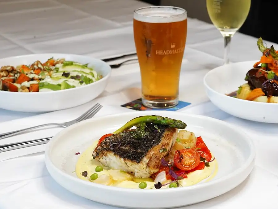 Plated meal and drinks at Moss Vale Services Club
