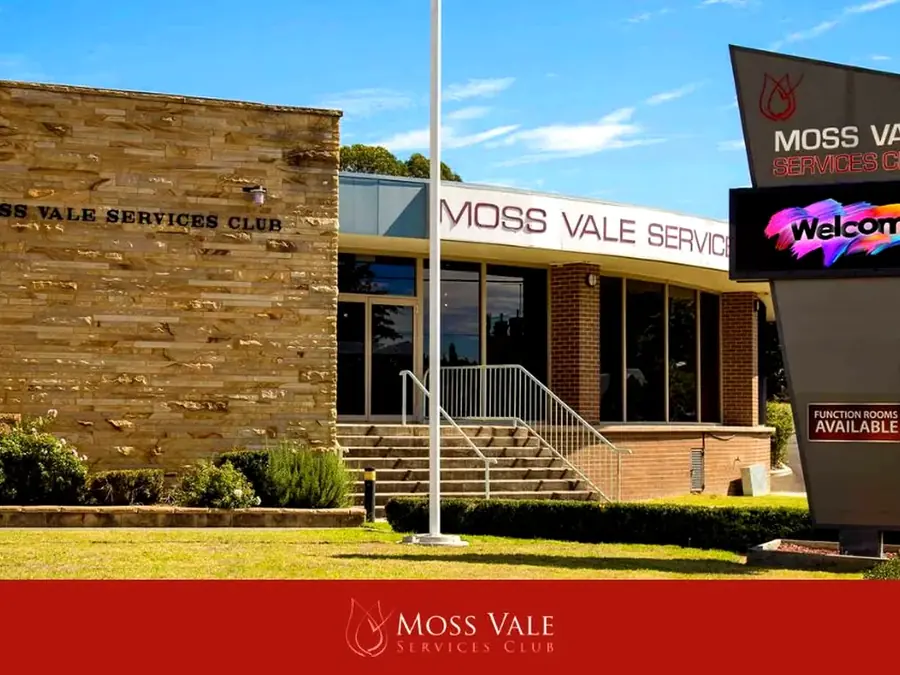 Moss Vale Services Club entrance and sign