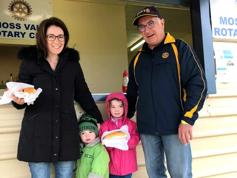 Rotary Moss Vale Showground market volunteers and family